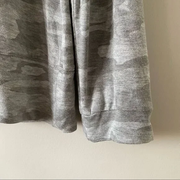 Revolve-Monrow Camo Raglan Sweatshirt (Small) - Picture 7 of 10